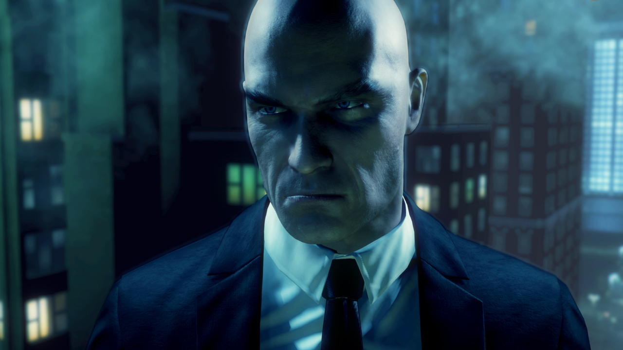 Agent 47 appears against a blue-lit city backdrop.