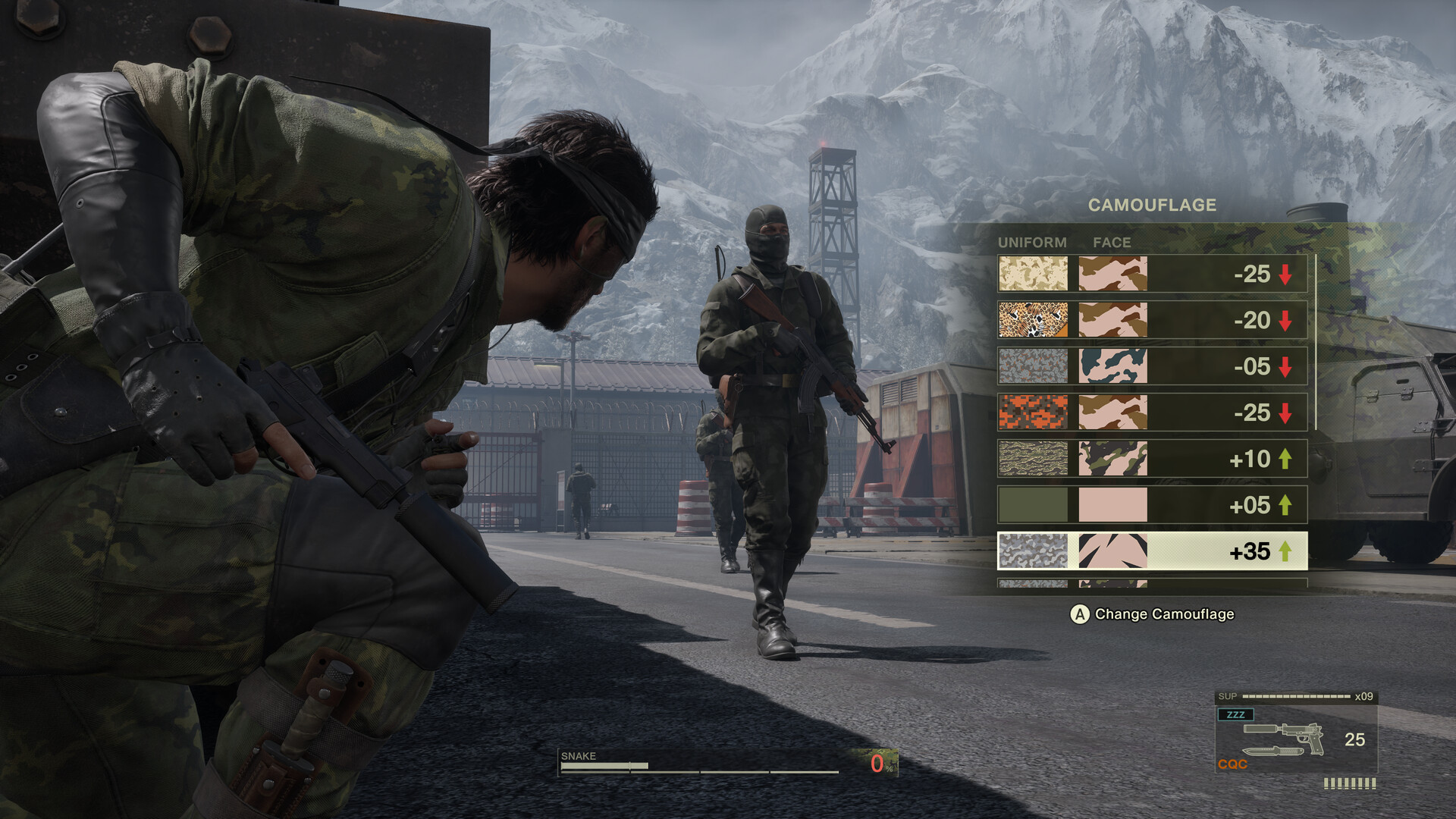 Snake changes camouflage while a guard approaches.